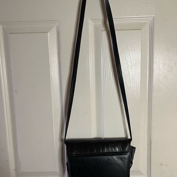 Vintage Paris handbag New York black leather shoulder bag with gold tone… - Picture 4 of 10